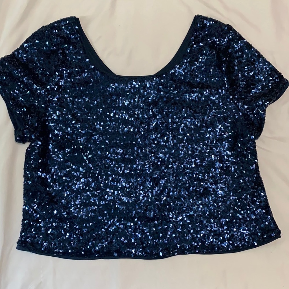 3/$30⭐️ Blue Sequined Crop Top